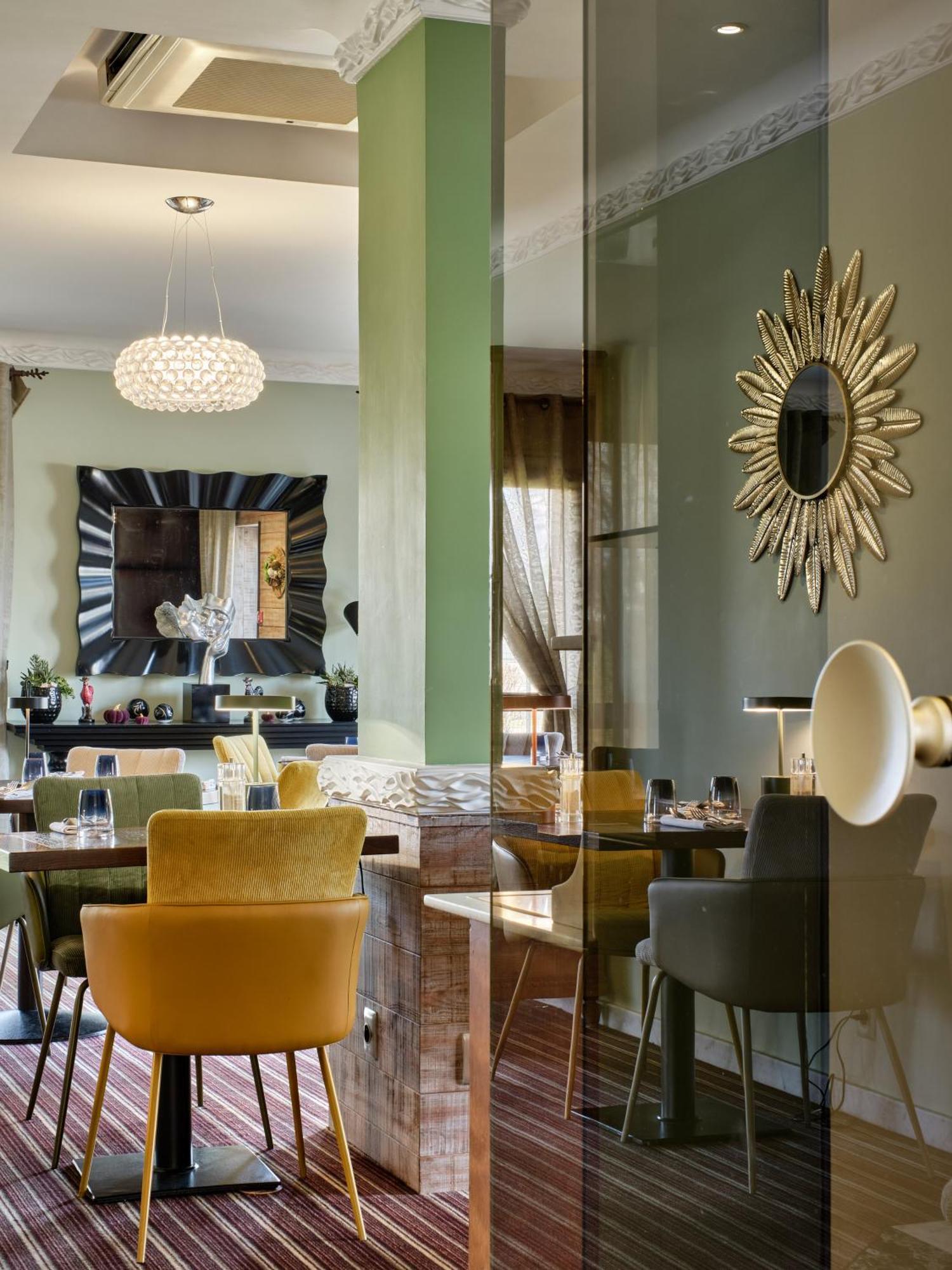 Hotel Restaurant Crystal Erstein Luaran gambar