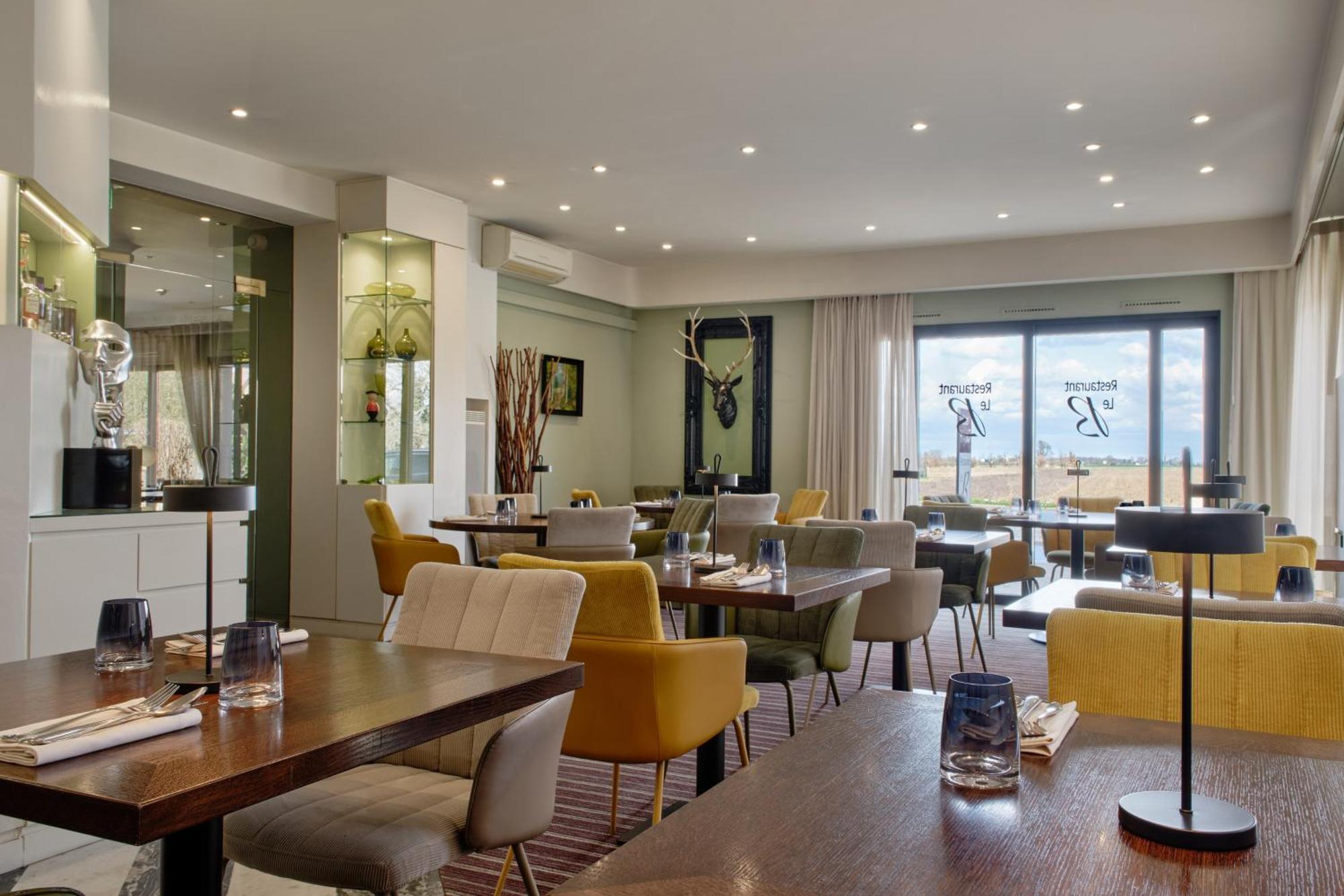 Hotel Restaurant Crystal Erstein Luaran gambar